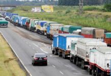 Acuerdan tarifa de referencia del transporte de cargas