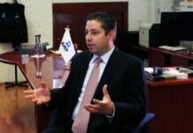 México: renuncia titular de Aduana; será candidato en la OMA