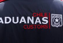 Conflicto de trabajadores con el titular de Aduanas de Chile