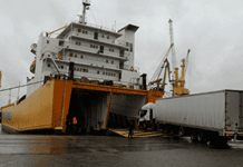 Comienza servicio de carga fluvial de camiones entre Colonia y Buenos Aires