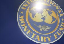 FMI aprueba revisión de acuerdo con Argentina, pide mayor ajuste fiscal