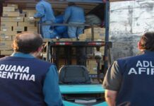 A los hombres y las mujeres que la integran la Aduana Argentina: Feliz día