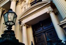 El Banco Central de Argentina restringe salida de utilidades