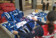 Secuestran cientos de camisetas falsas, hasta la prenda del nuevo equipo de Alexis Sánchez