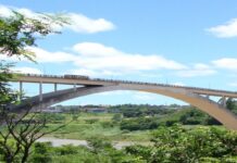 Paraguay coordina acciones para agilizar el cruce fronterizo de camiones en Foz de Iguazú