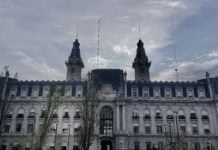 Desviación de facultades del servicio aduanero