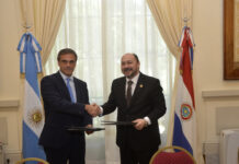 Las aduanas de Argentina y Paraguay firman acuerdo de cooperación para fortalecer la Hidrovía