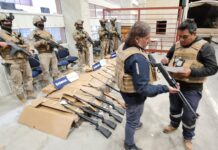 Chile: Aduanas y Ejército decomisan 2 camiones y 136 rifles en Colchane